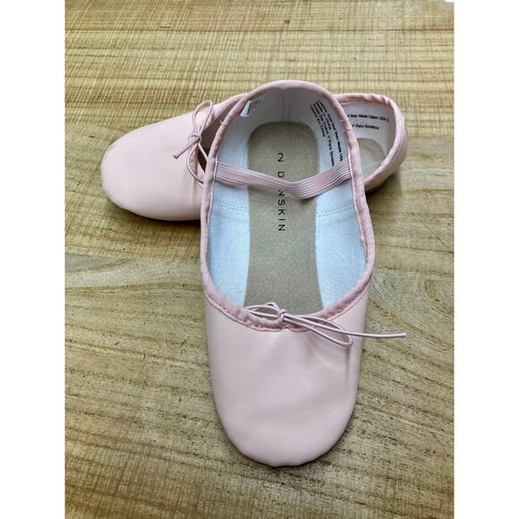Danskin Girl’s Leather Ballet Shoes Size 2 - Picture 1 of 4